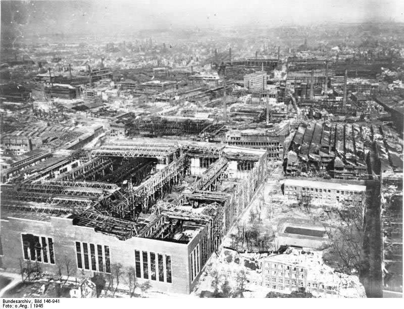 Essen, zerstörte Krupp-Werke, Luftaufnahme1945 (Quelle: Bundesarchiv Bild 146-941)